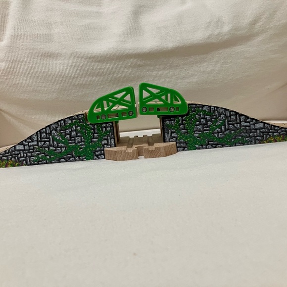 Thomas the Train Drawbridge 2001 Gullane - Picture 2 of 10